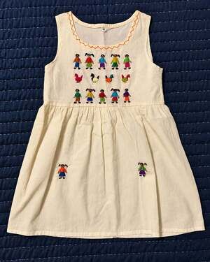 Lolly y Nelly Girls Embroidered Dress Size 5 Cotton Blend Made in Mexico